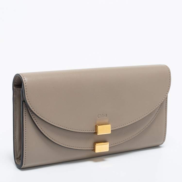 Pre Owned Chloe Taupe Leather Georgia Continental Wallet
