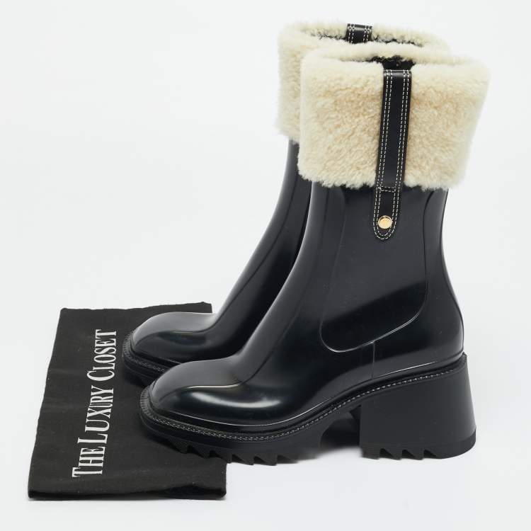 Pre Owned Chloé Black Rubber and Shearling Fur Betty Rain Boots Size 36