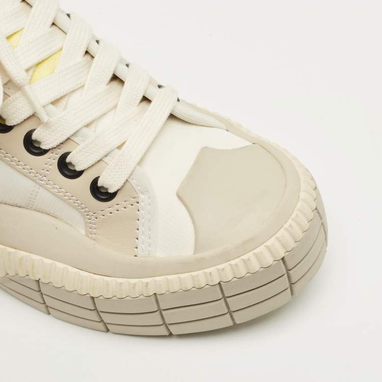 مملوكة مسبقًا حذاء رياضي كلوي كلينت قماش جلدي بيج وأبيض بعنق منخفض مقاس 35