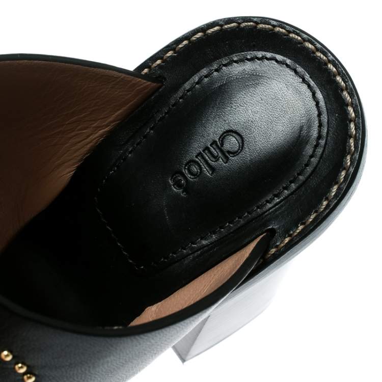 مملوكة مسبقًا Chloe Black Leather Studded Sandals Size 36