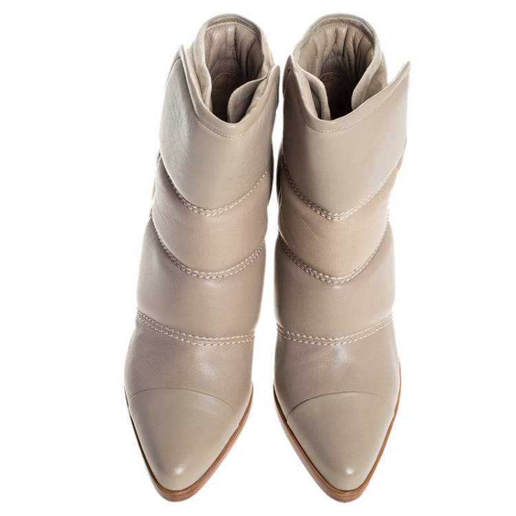 مملوكة مسبقًا Chloe Beige Soft Leather Ankle Boots Size 40