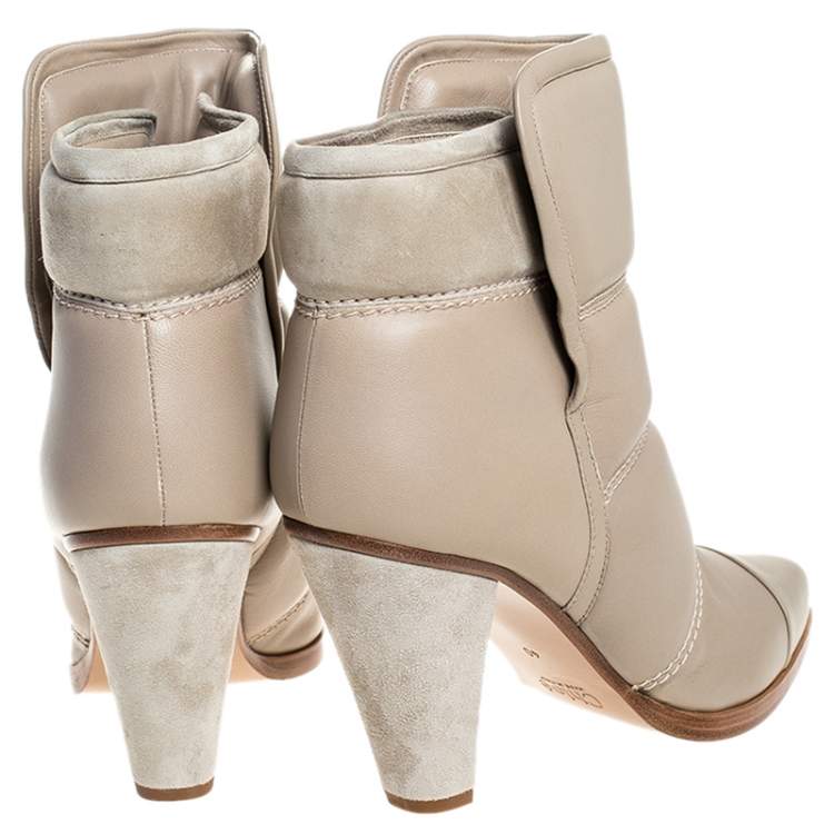 مملوكة مسبقًا Chloe Beige Soft Leather Ankle Boots Size 40