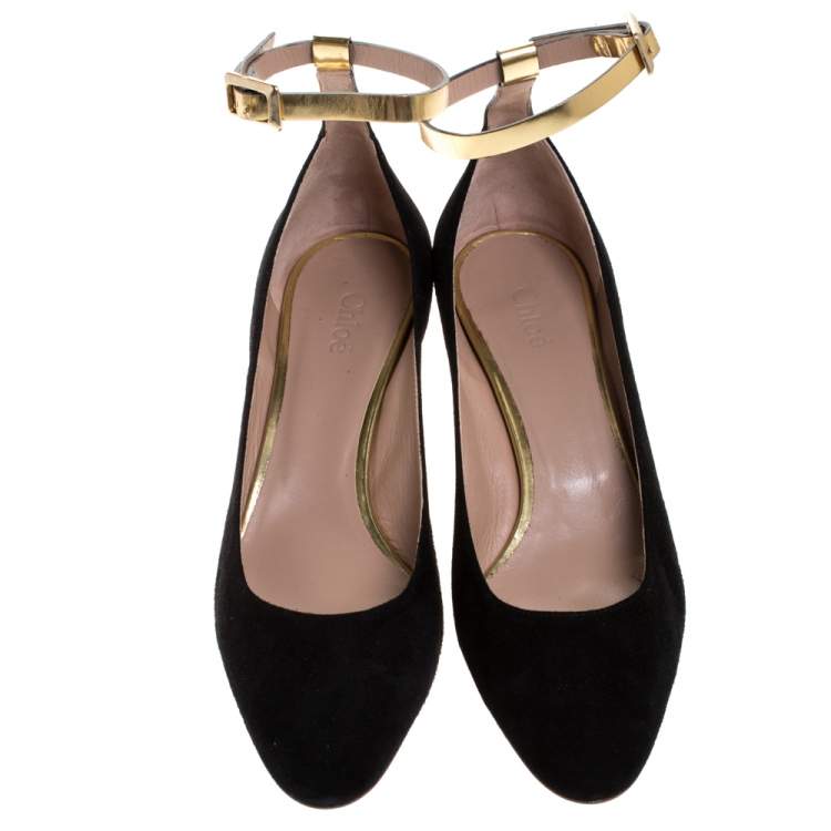 مملوكة مسبقًا Chloe Black Suede And Gold Leather Block Heel Ankle Strap Pumps Size 39
