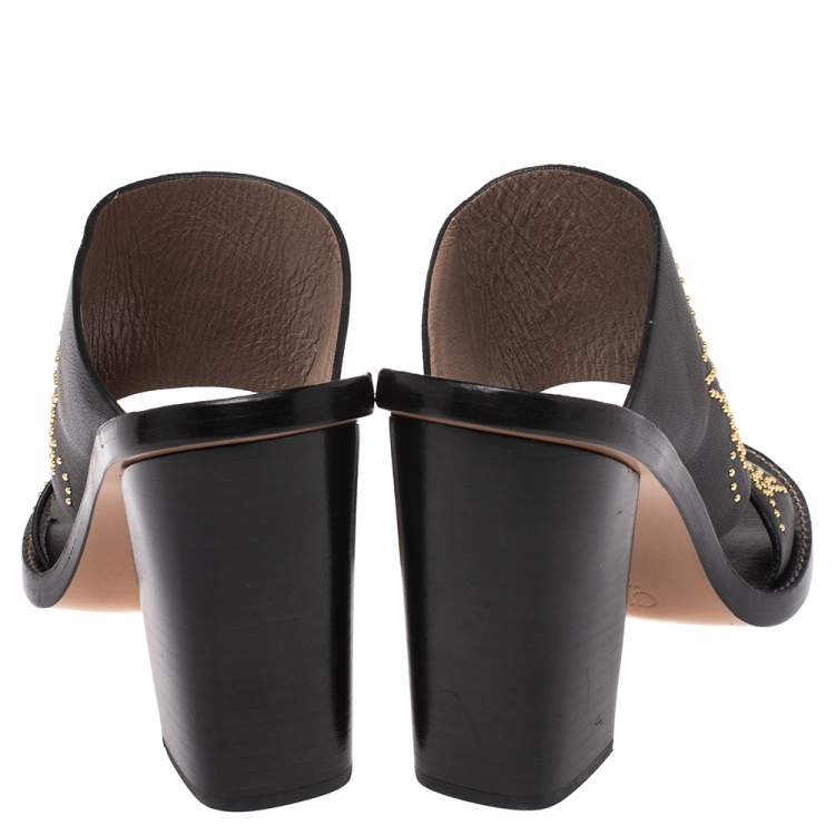 مملوكة مسبقًا Chloe Black Studded Leather Slide Sandals Size 38.5