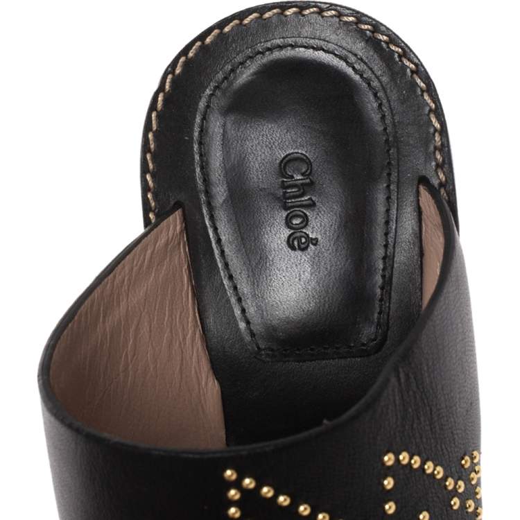 مملوكة مسبقًا Chloe Black Studded Leather Slide Sandals Size 38.5