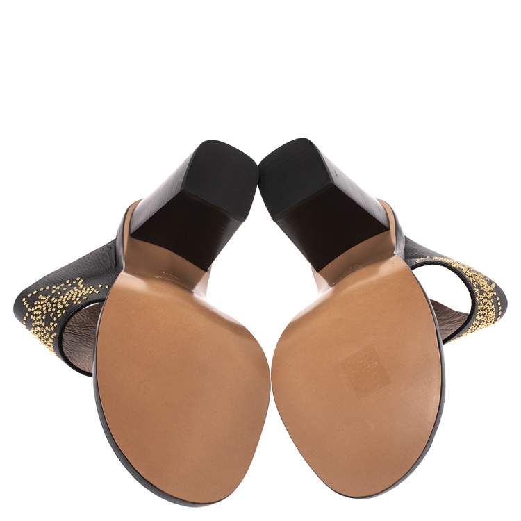 مملوكة مسبقًا Chloe Black Studded Leather Slide Sandals Size 38.5