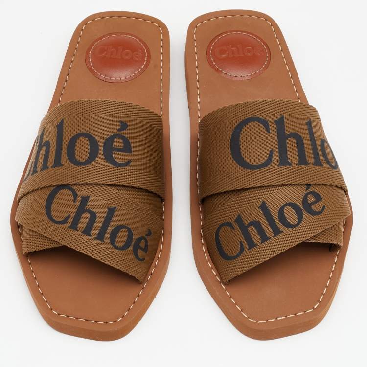 مملوكة مسبقًا Chloe Brown Canvas Logo Ribbon Woody Flat Sandals Size 35