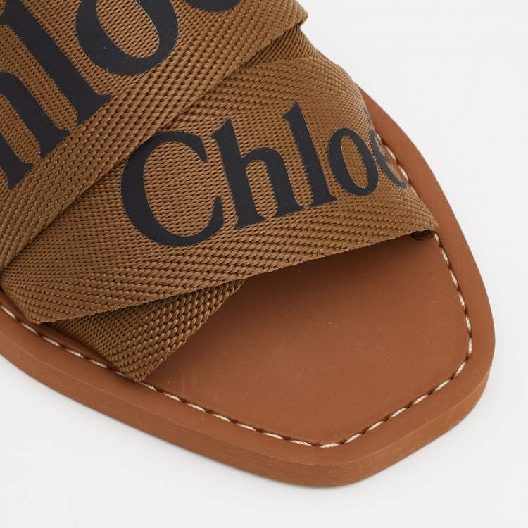 مملوكة مسبقًا Chloe Brown Canvas Logo Ribbon Woody Flat Sandals Size 35