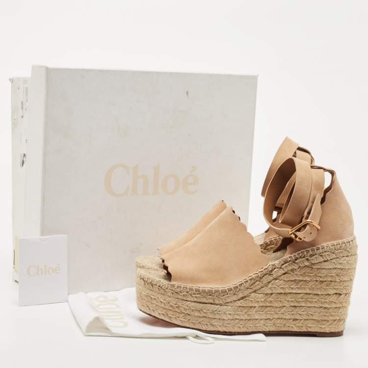 مملوكة مسبقًا Chloe Beige Suede Scalloped Trim Lauren Ankle Wrap Flatform Espadrille Sandals Size 41
