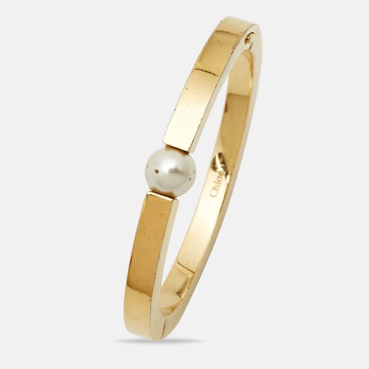 مملوكة مسبقًا Chloé Darcy Faux Pearl Bangle Bracelet
