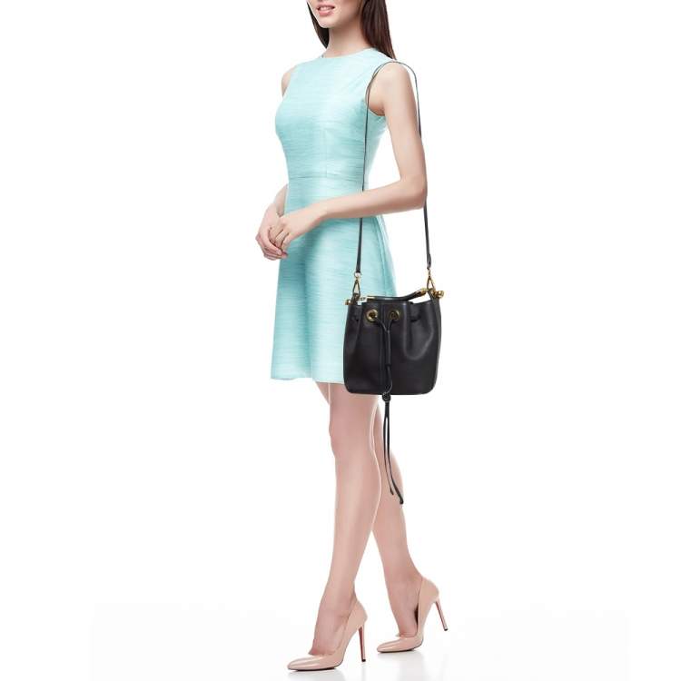 مملوكة مسبقًا Chloe Black Leather Gala Bucket Bag