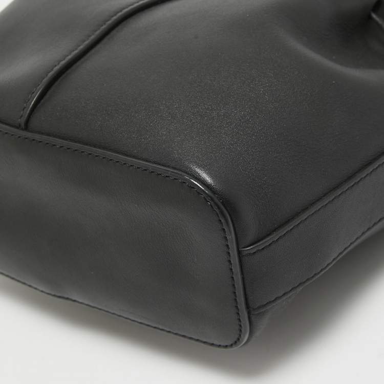 مملوكة مسبقًا Chloe Black Leather Gala Bucket Bag