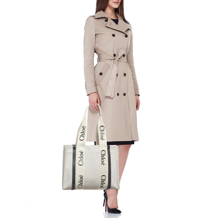 مملوكة مسبقًا Chloe Black/Beige Canvas Medium Woody Tote