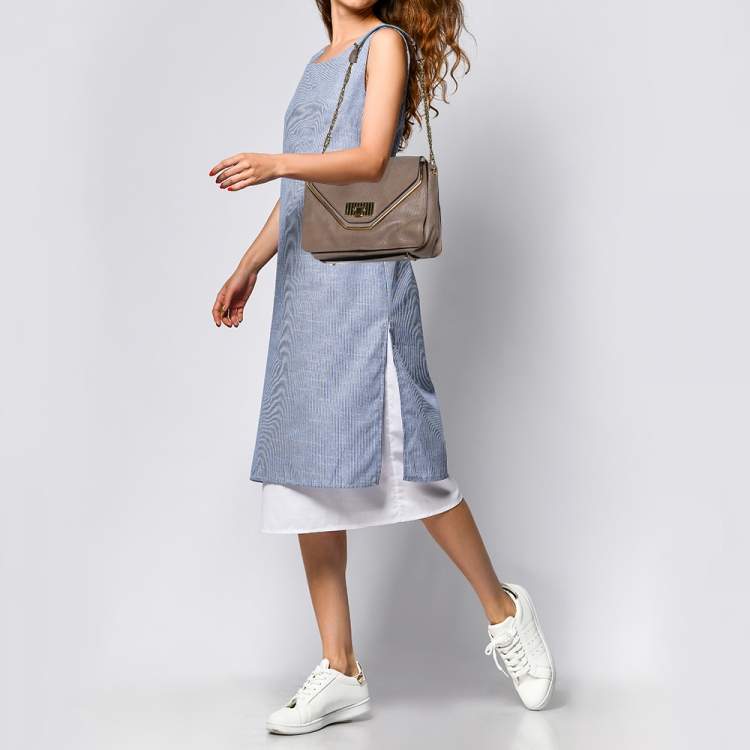 Pre Owned Chloe Beige Leather Medium Sally Flap Shoulder Bag
