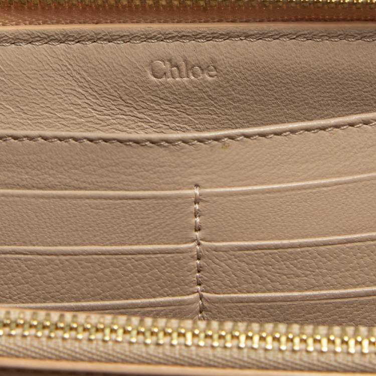 Pre Owned Chloe Beige/Gold Leather Baylee Zip Around Wallet