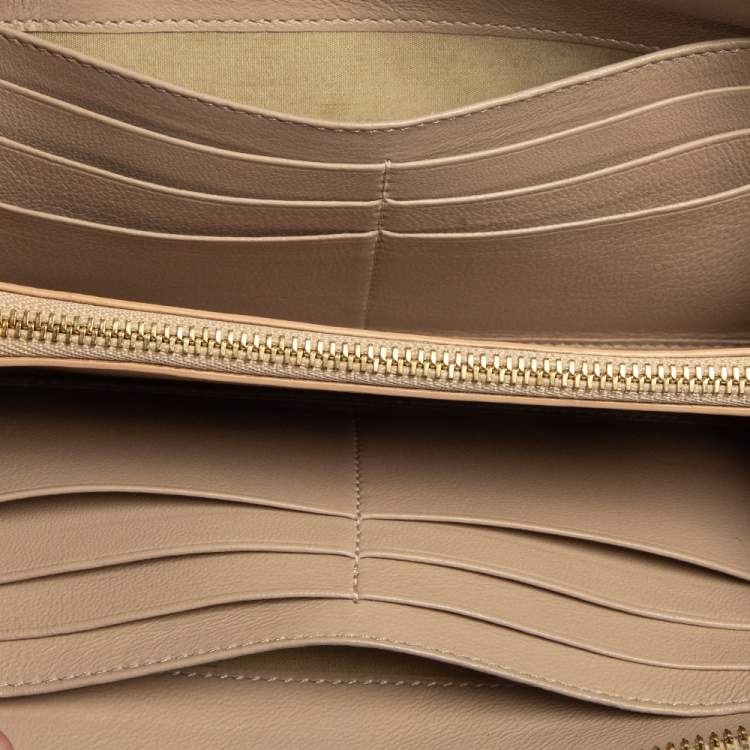 Pre Owned Chloe Beige/Gold Leather Baylee Zip Around Wallet