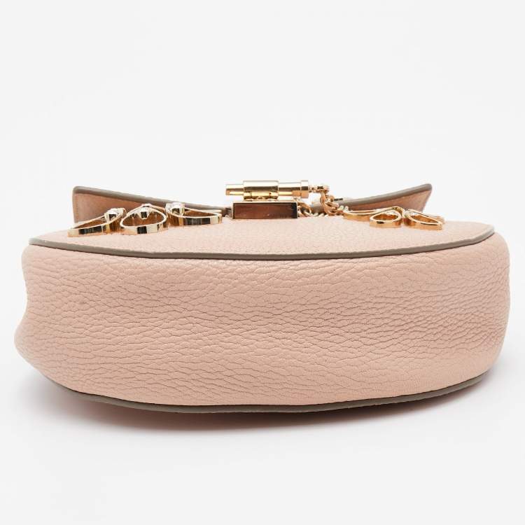 مملوكة مسبقًا Chloe Pink Leather Floral Metal Embellished Mini Drew Crossbody Bag