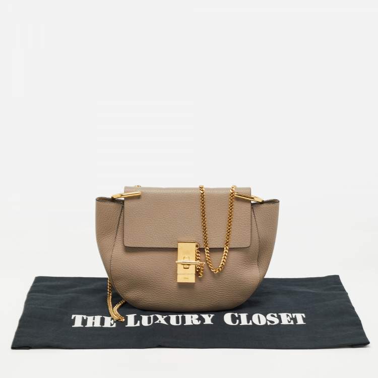 مملو�كة مسبقًا Chloe Grey Leather Medium Drew Shoulder Bag