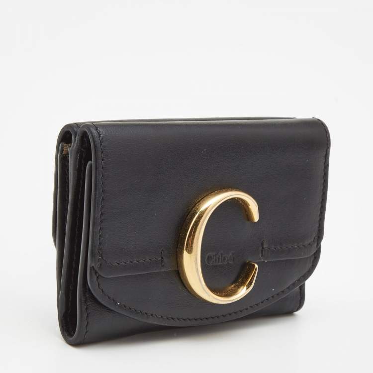 Pre Owned Chloe Black Leather Small C Trifold Wallet
