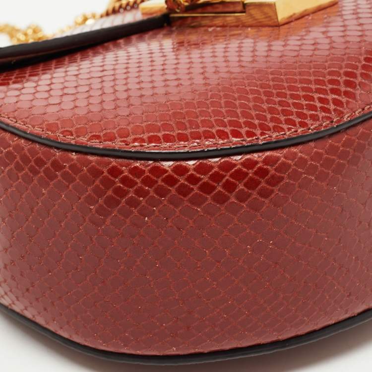 مملوكة مسبقًا Chloe Brown Snakeskin Embossed Leather Small Drew Crossbody Bag