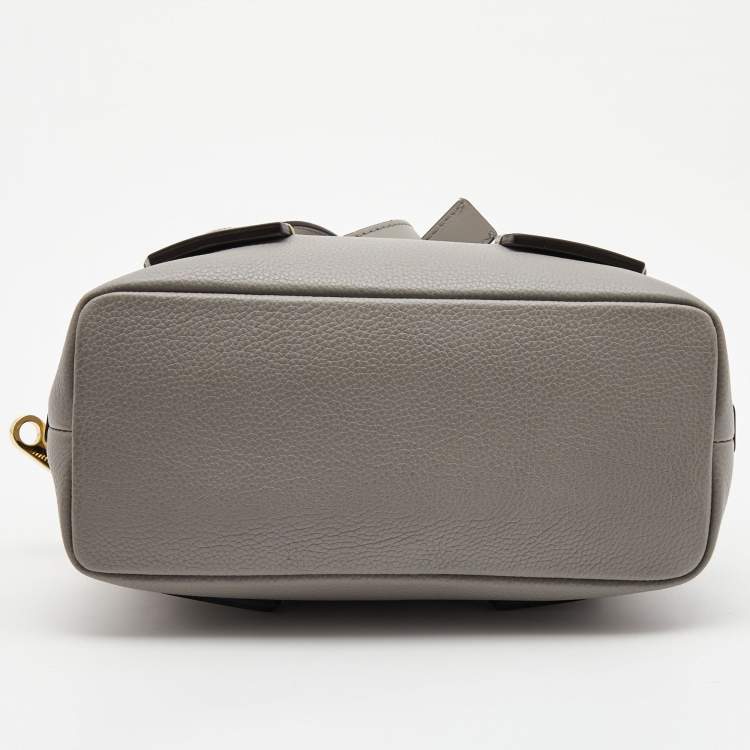 Pre Owned Chloe Grey Leather Small Daria Shoulder Bag