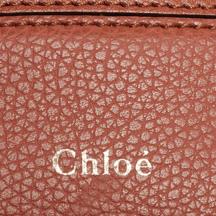 مملوكة مسبقًا Chloe Brown Leather Small Walden Phone Pouch