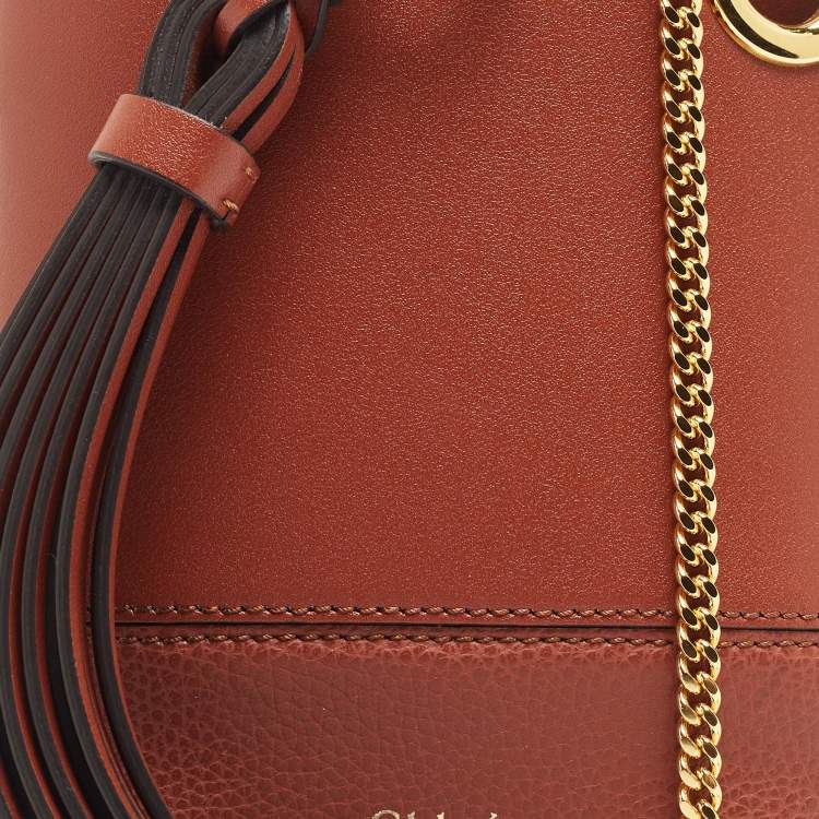 مملوكة مسبقًا Chloe Brown Leather Small Walden Phone Pouch