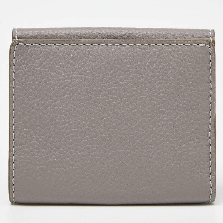 Pre Owned Chloe Grey Leather Marcie Compact Wallet