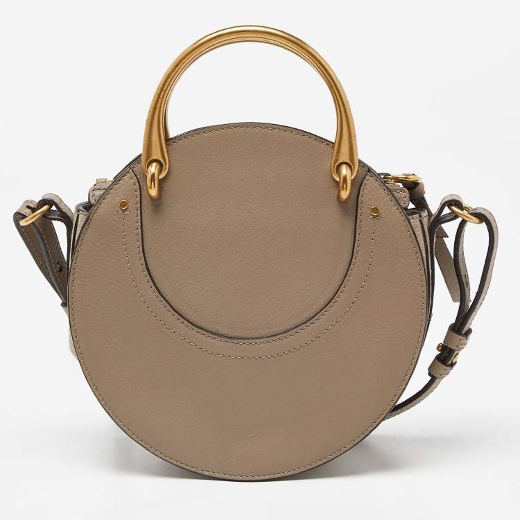مملوكة مسبقًا Chloé Beige Leather and Suede Small Pixie Round Crossbody Bag