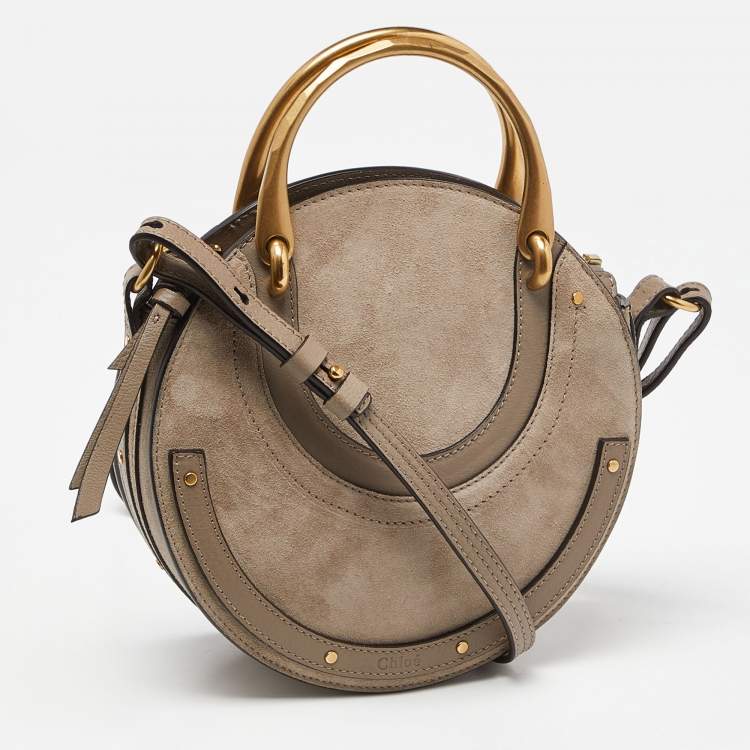 مملوكة مسبقًا Chloé Beige Leather and Suede Small Pixie Round Crossbody Bag