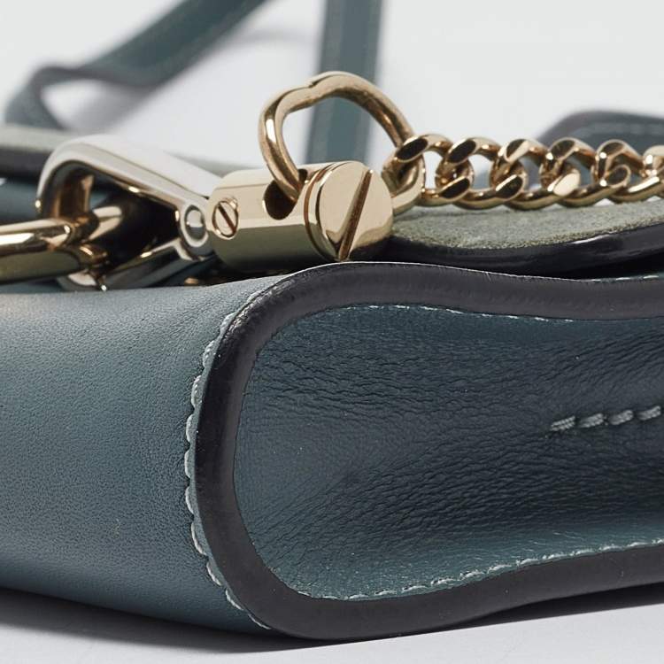 مملوكة مسبقًا Chloe Blue Leather and Suede Mini Faye Crossbody Bag