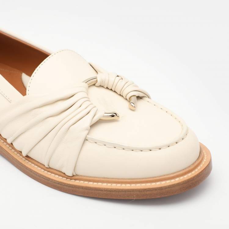 Pre Owned Chloe Cream Leather C Logo Slip On Loafers Size 38.5