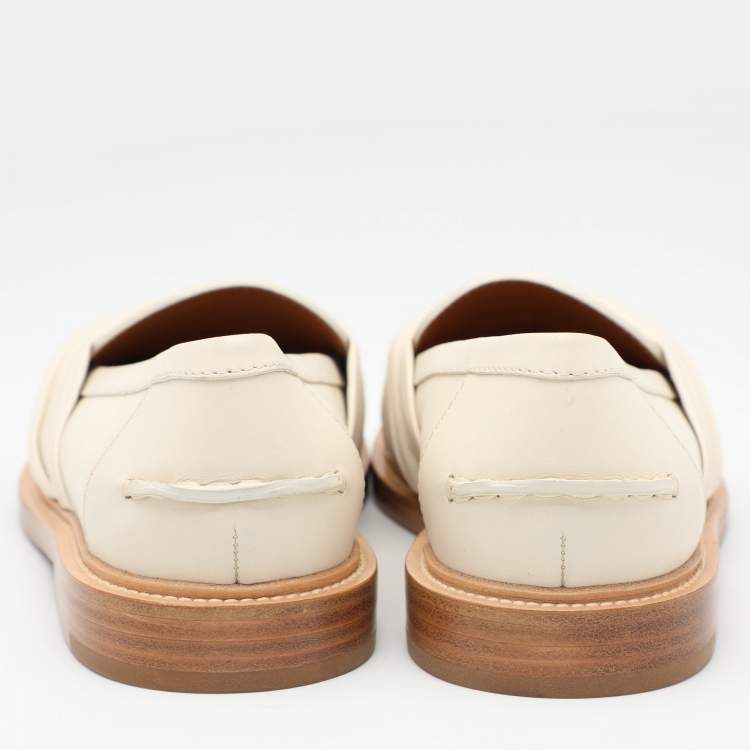Pre Owned Chloe Cream Leather C Logo Slip On Loafers Size 38.5
