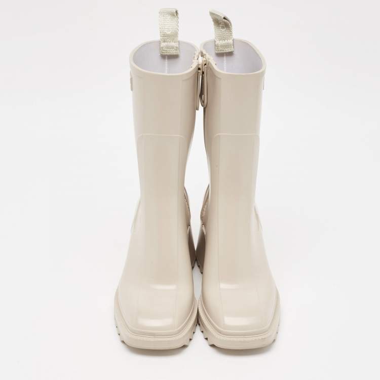 Pre Owned Chloe Cream Rubber Betty Rain Boots Size 35