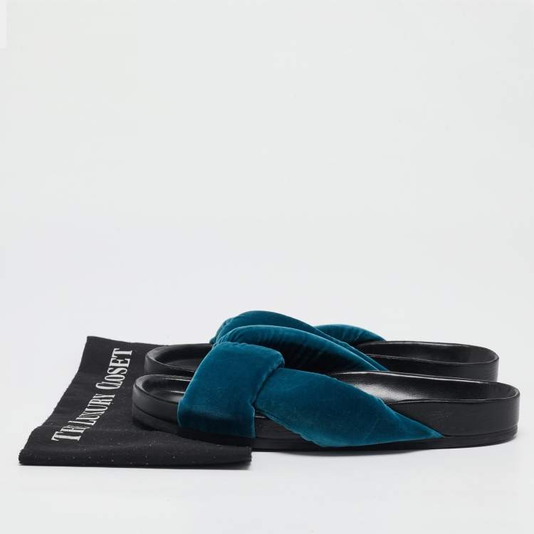 Pre Owned Chloe Blue Velvet Crisscross  Flat Sandals Size 39