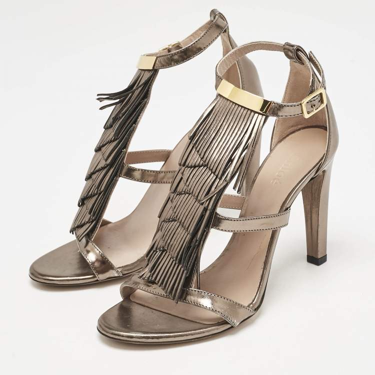 Pre Owned Chloe Metallic Leather Fringe T-Strap Sandals Size 36.5