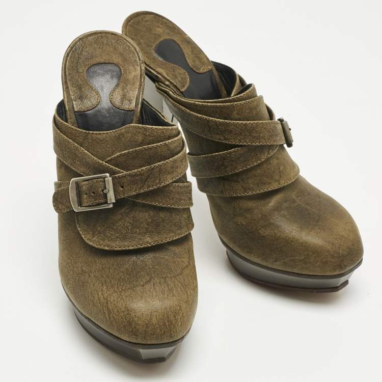 Pre Owned Chloé Green Leather Buckle Clogs Size 37