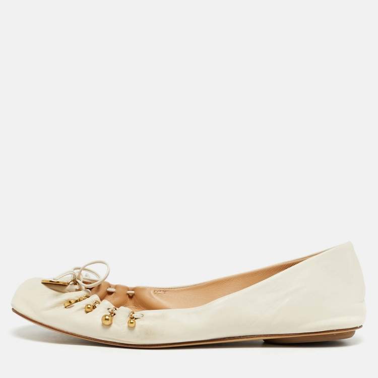Pre Owned Chloe Cream Leather Charms Ballet Flats Size 39