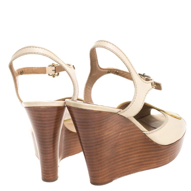 مملوكة مسبقًا Chloe Beige Leather Peep Toe Ankle Strap Wooden Wedge Platform Sandals Size 38.5