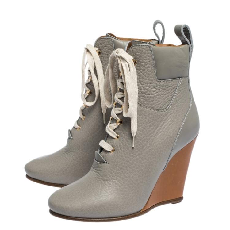 مملوكة مسبقًا Chloe Grey Leather Lace Up Wedge Ankle Boots Size 37.5