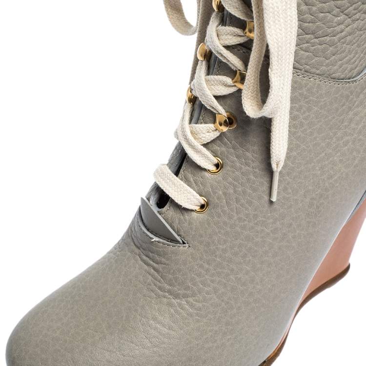 مملوكة مسبقًا Chloe Grey Leather Lace Up Wedge Ankle Boots Size 37.5