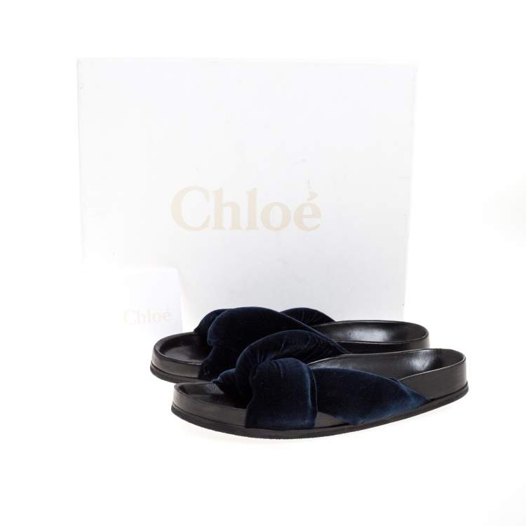 chloe black slides