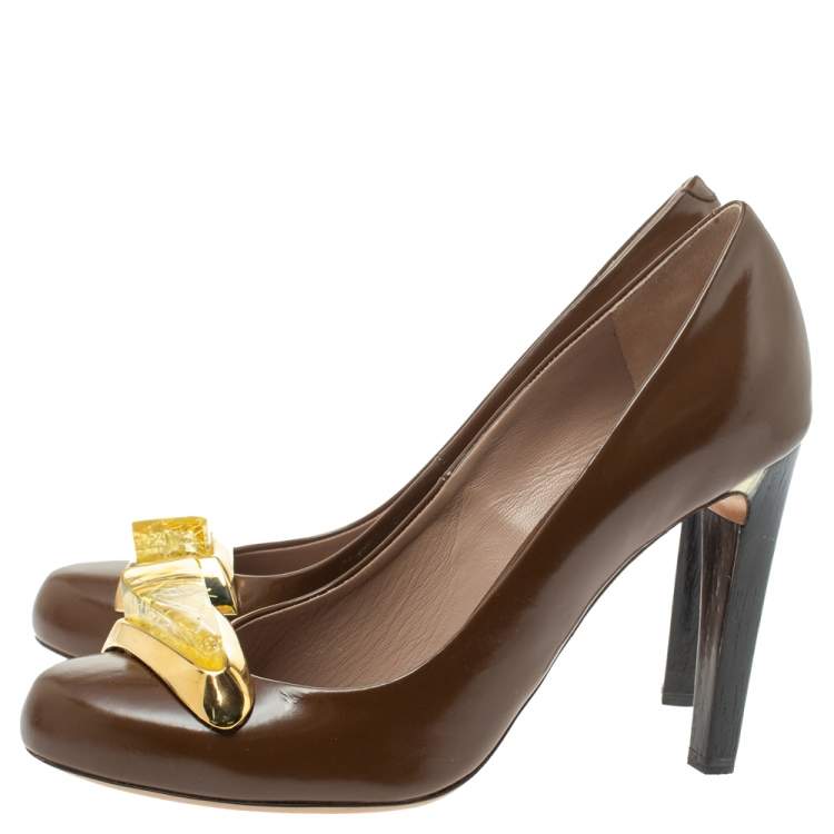 Pre Owned Chloe Brown Leather Crystal Embellished Round Toe Pumps Size 39