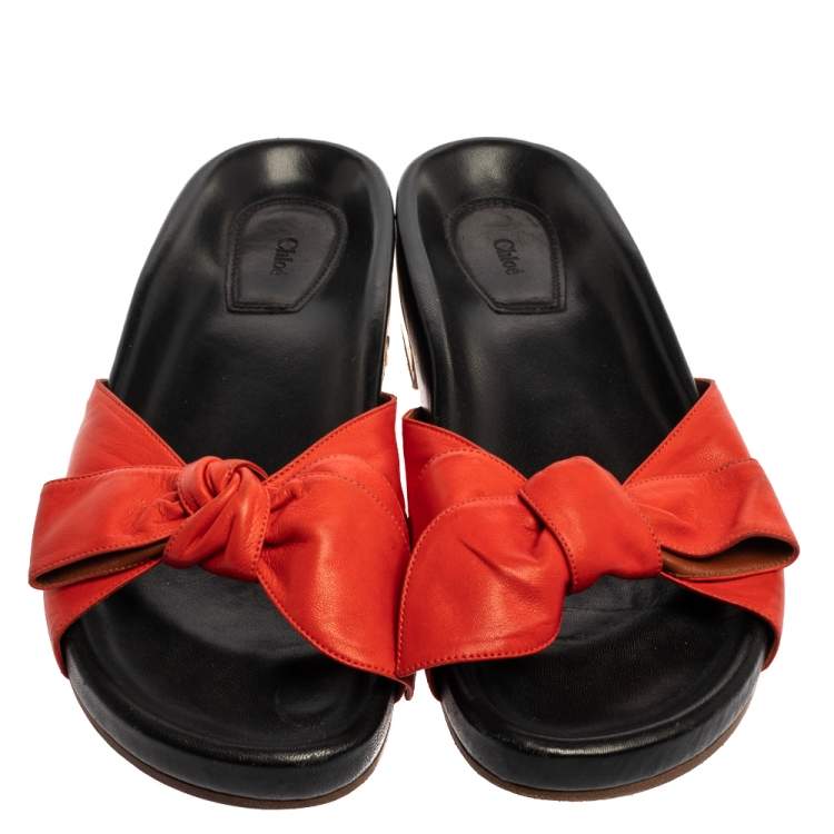 مملوكة مسبقًا Chloe Red Leather Emily Knotted Bow Detail Slide Flats Size 39
