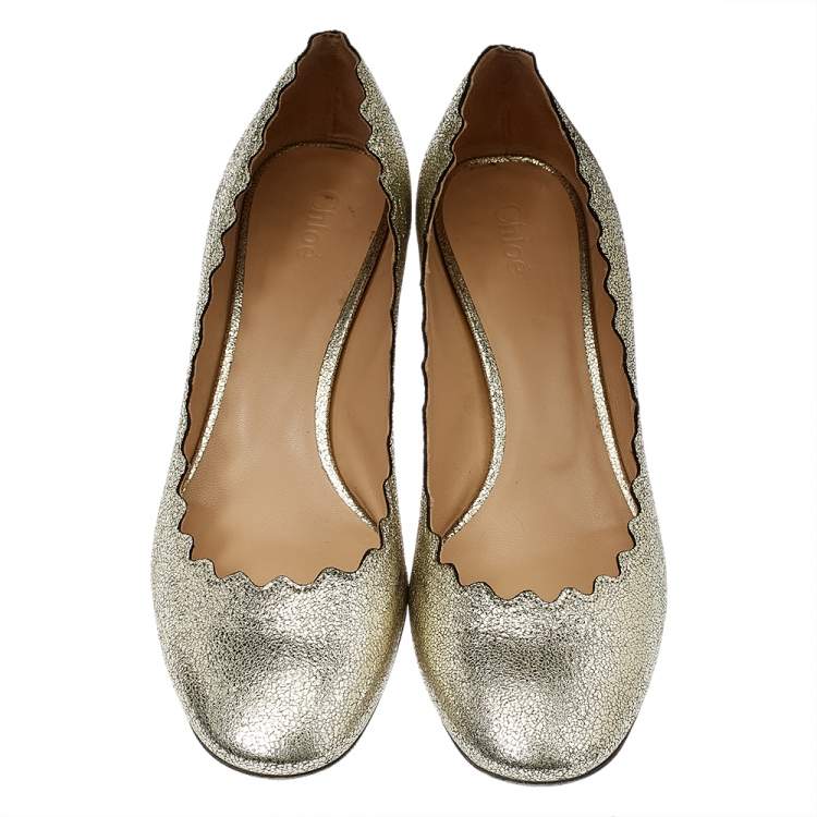 Pre Owned Chloe Gold Leather Lauren Scallop Trim Block Heel Pumps Size 37.5