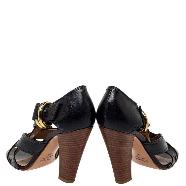 مملوكة مسبقًا Chloe Black Leather Cross Over Ankle Strap Sandals Size 38