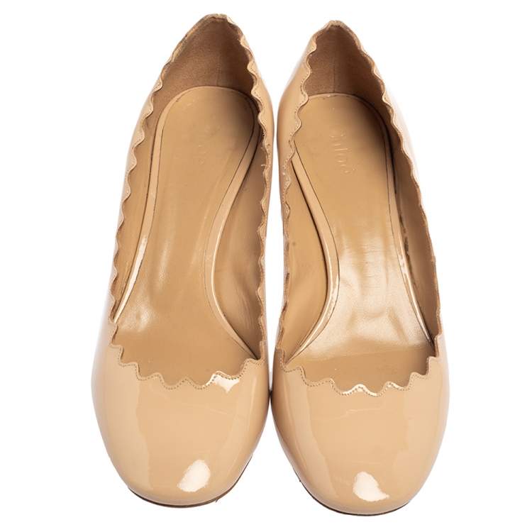Pre Owned Chloé Beige Patent Leather Scalloped Accent Pumps Size 36