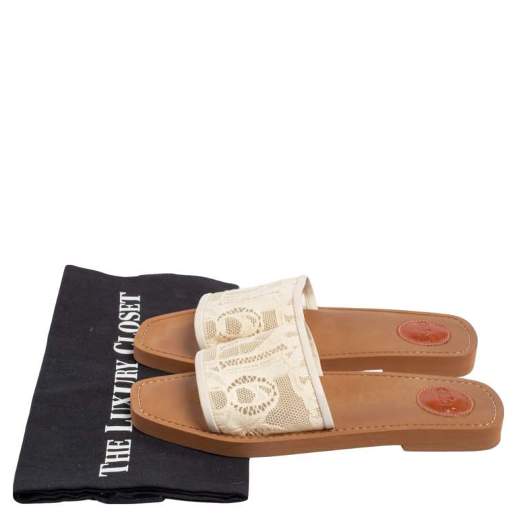 مملوكة مسبقًا Chloe White Lace Slide Flats Size 38