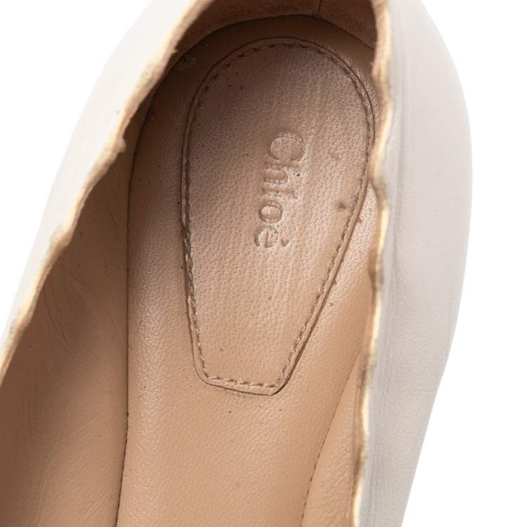 مملوكة مسبقًا Chloe White Leather Lauren Scalloped Ballet Flats Size 38
