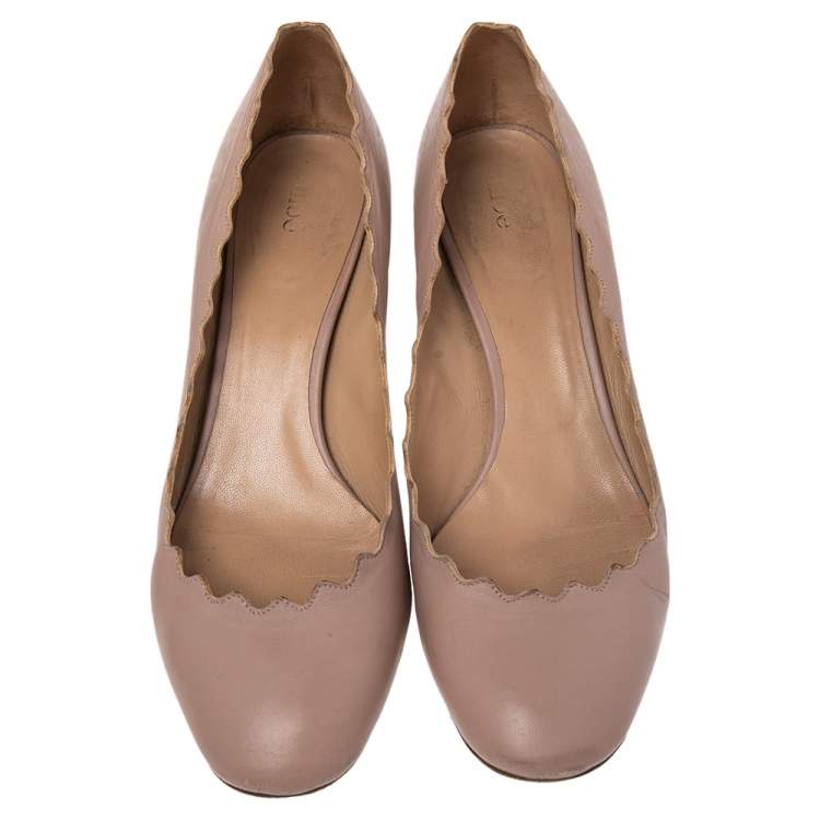 Pre Owned  Chloe  Beige Leather Lauren Scallop Trim Block Heel Pumps Size 40.5